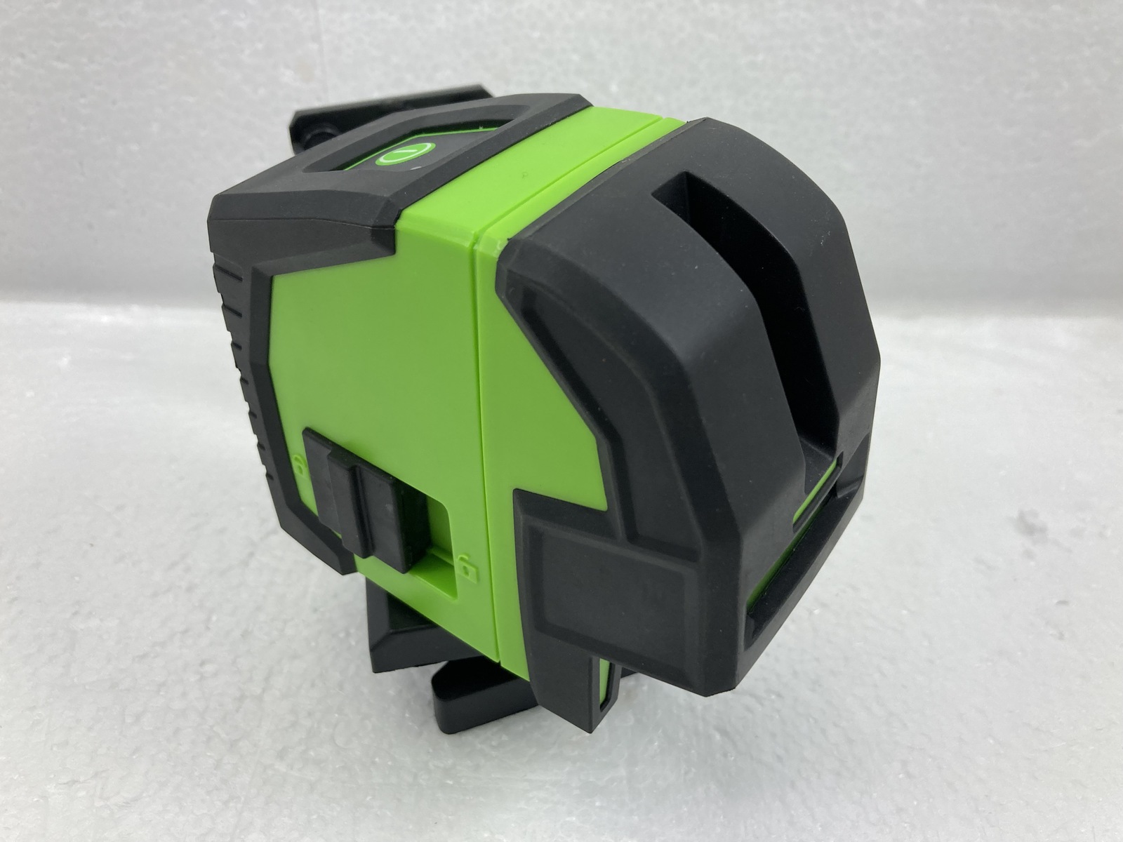 Green Beam Cross Line Laser Level with Plumb Bob Spot - Fineline